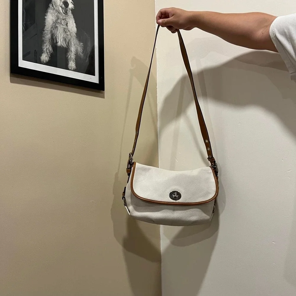 Y2K 2000s Coach Legacy Pleated White Leather Turn Lock Shoulder Bag / Handbag